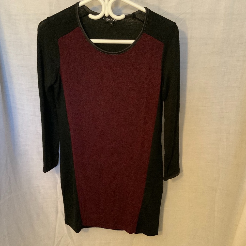 George Burgundy/Black Lightweight Scoop Neck Tunic (Small)